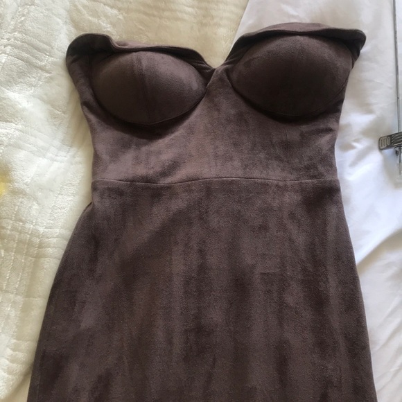 New House of CB Classic strapless pencil dress - Picture 2 of 11